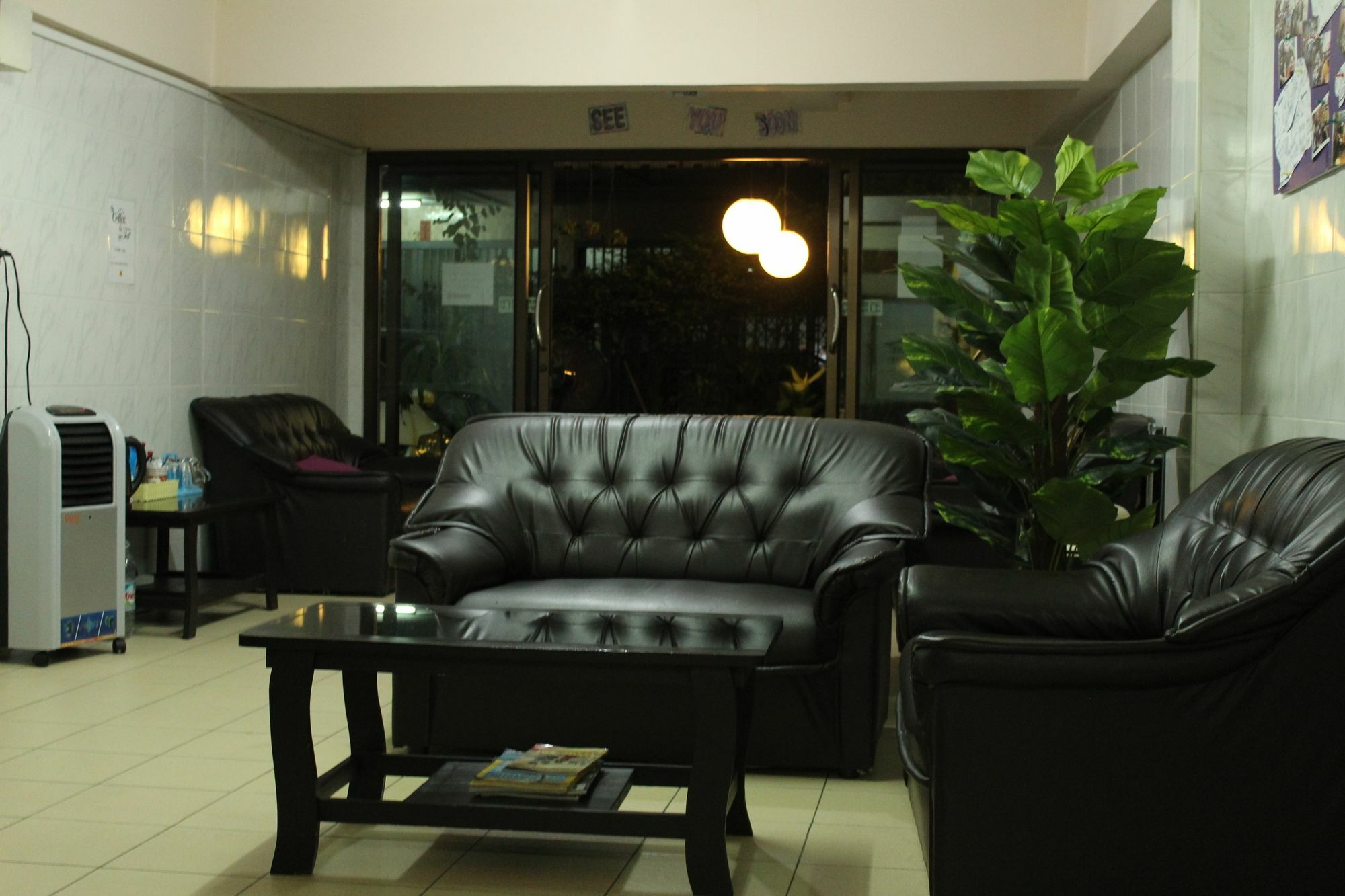 Yaya Guesthouse Banguecoque Exterior foto