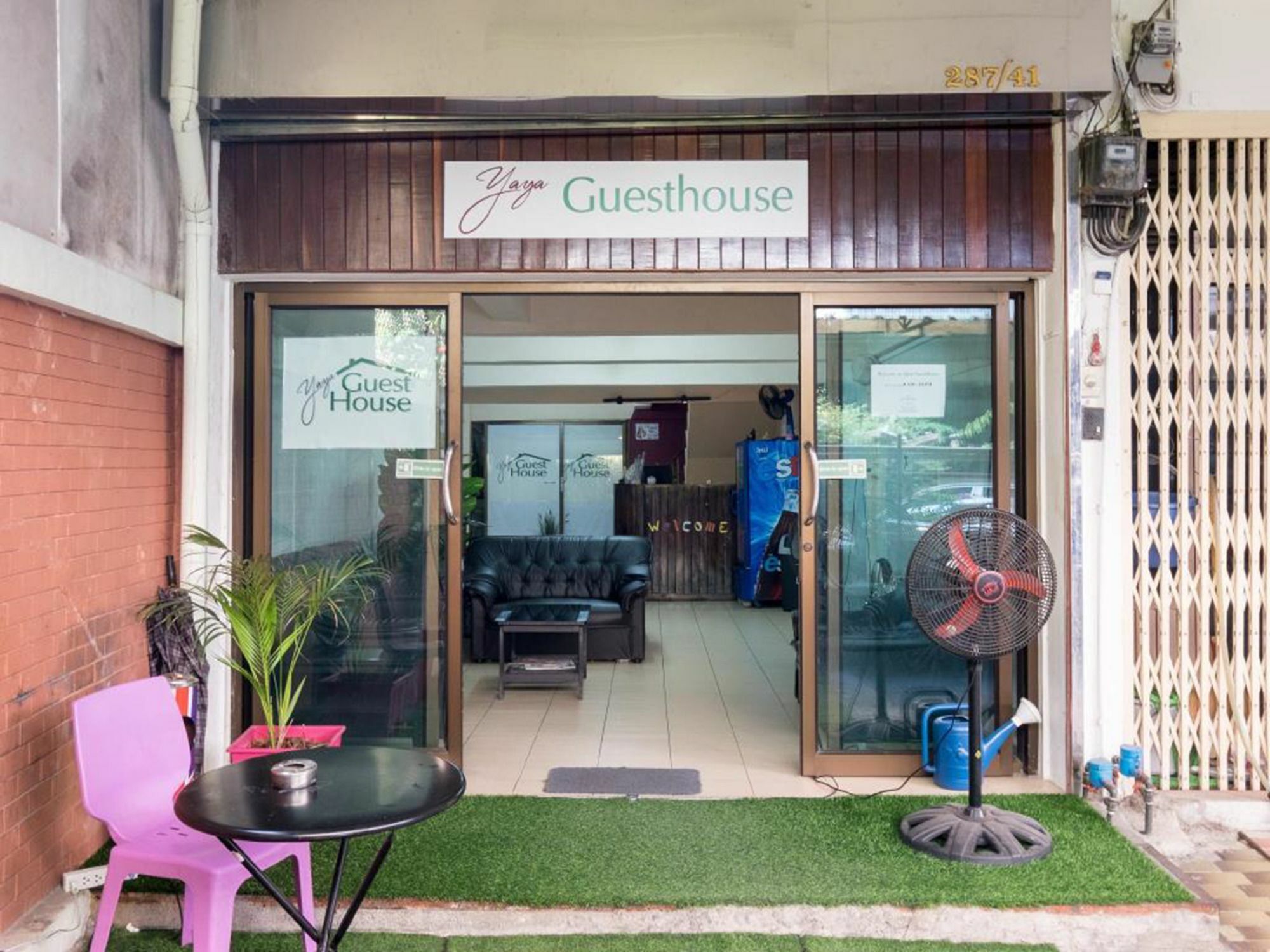 Yaya Guesthouse Banguecoque Exterior foto